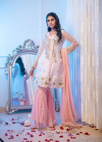 Phatyma Khan rose White xs suit gharara